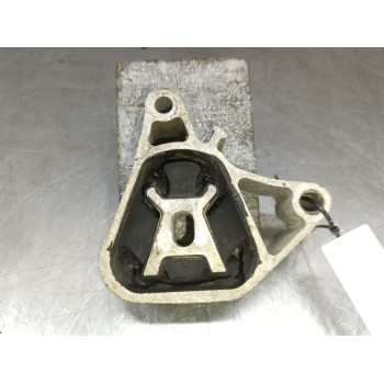 Recambio de soporte motor delantero para infiniti q30 1.5 d referencia OEM IAM A2462400809  