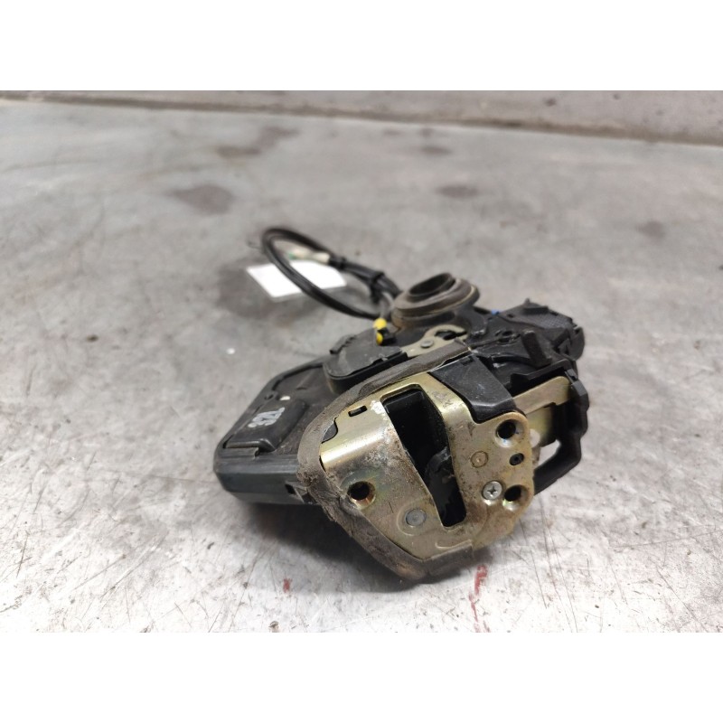 Recambio de cerradura puerta trasera izquierda para toyota corolla (_e12_) 2.0 d-4d (cde120r_, cde120l_) referencia OEM IAM 6906 - Gris