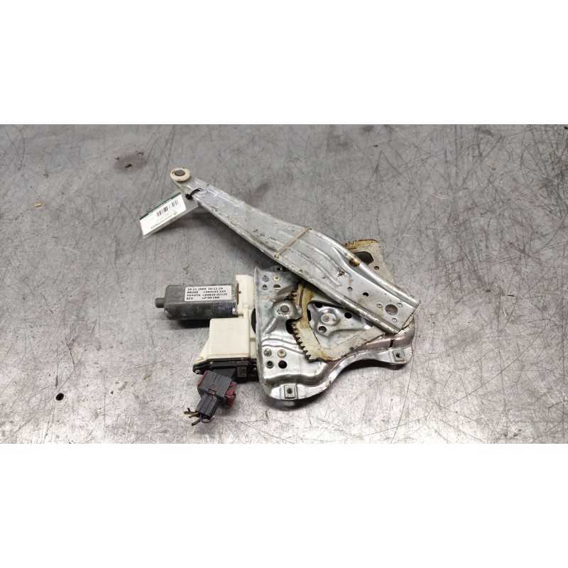 Recambio de elevalunas trasero derecho para toyota corolla (_e12_) 2.0 d-4d (cde120r_, cde120l_) referencia OEM IAM 6983002120 - Gris