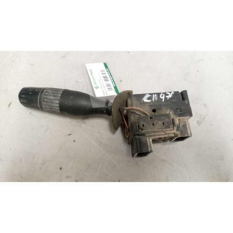 Recambio de mando intermitentes para renault hr 420.18/26 premium 01  fsa 4x2 420.18 larga distancia referencia OEM IAM 50018375 - Blanco