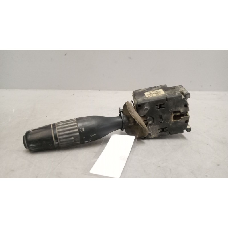 Recambio de mando intermitentes para renault hr 420.18/26 premium 01  fsa 4x2 420.18 larga distancia referencia OEM IAM 50018375 - Blanco 2