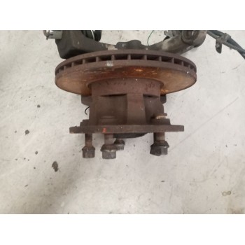 Recambio de buje delantero para nissan cabstar 01.04  3.0 diesel referencia OEM IAM 402049X201  