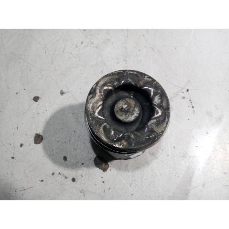 Recambio de piston para renault midlum referencia OEM IAM 7485126579 2