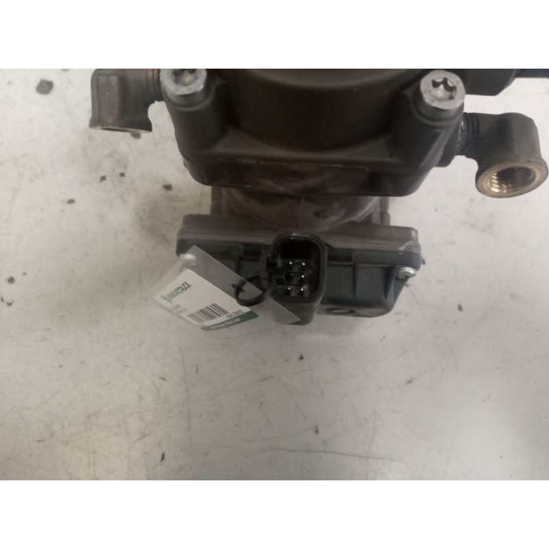 Recambio de valvula aire para volvo fh 480 12.8 diesel referencia OEM IAM K040159X00 - Blanco 6