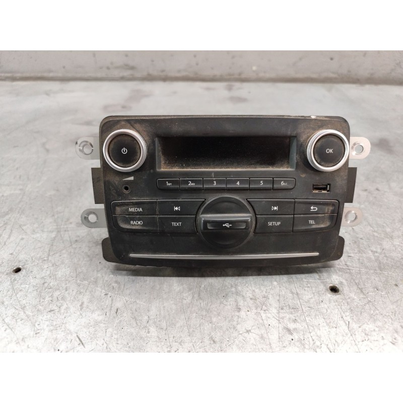 Recambio de sistema audio / radio cd para dacia dokker essential referencia OEM IAM 281158515R  