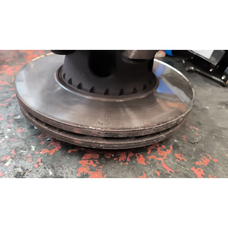 Recambio de buje delantero para renault magnum ab diesel referencia OEM IAM 7421022433 - Blanco 2
