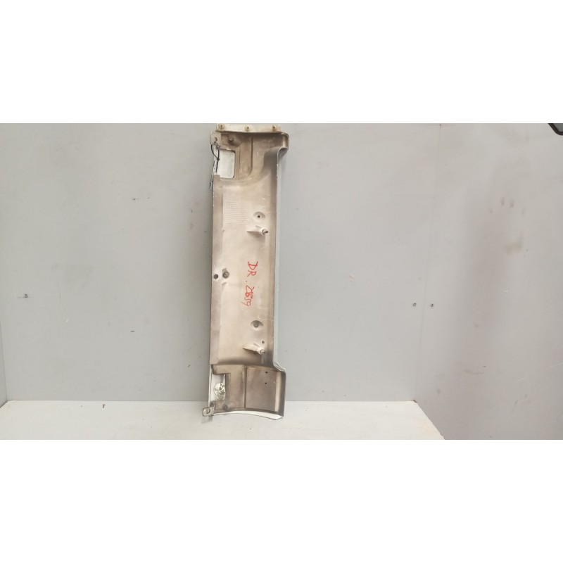 Recambio de deflector derecho para iveco eurocargo 3.9 diesel referencia OEM IAM 500336317 - Blanco 3