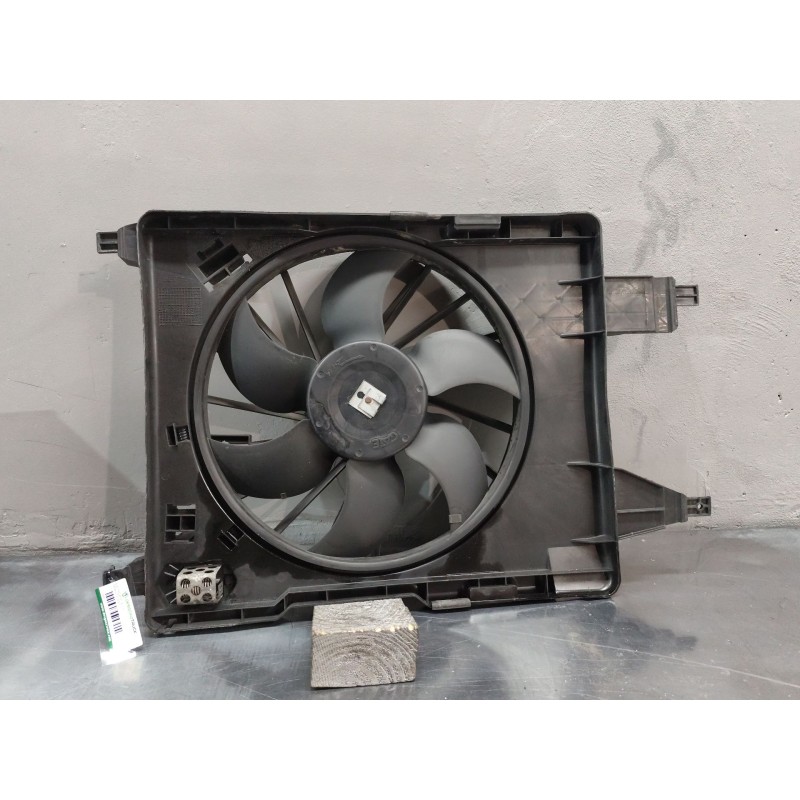 Recambio de electroventilador para renault scenic ii grand confort dynamique referencia OEM IAM 8200151465 - Plata 2