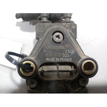 Recambio de valvula aire para renault magnum ab diesel referencia OEM IAM 464007023  VALVULA NIVELADORA