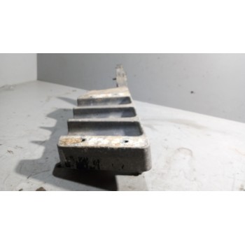 Recambio de soporte para volvo fm xxx 12.8 diesel referencia OEM IAM 84220617  SOPORTE PELDAÑO DERECHO