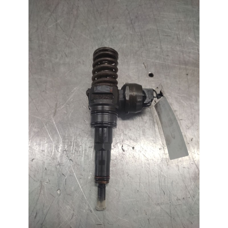 Recambio de inyector para volkswagen polo (9n1) gt referencia OEM IAM 045130073T  2 PINS