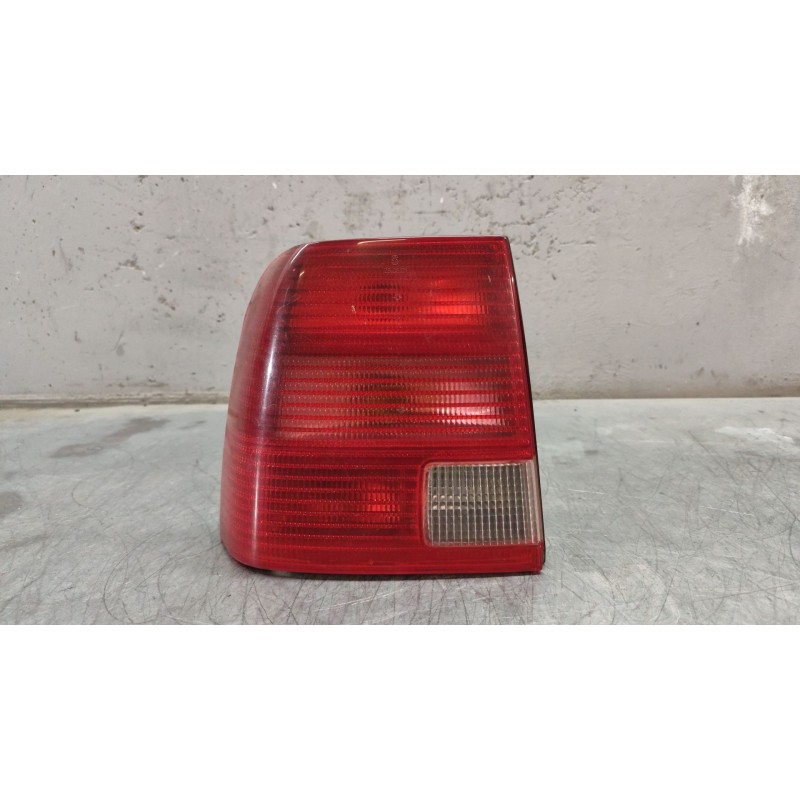 Recambio de piloto trasero izquierdo para volkswagen passat berlina (3b2) comfortline referencia OEM IAM 3B5945095F  