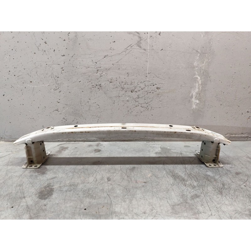 Recambio de refuerzo paragolpes delantero para toyota auris active referencia OEM IAM - Blanco 2
