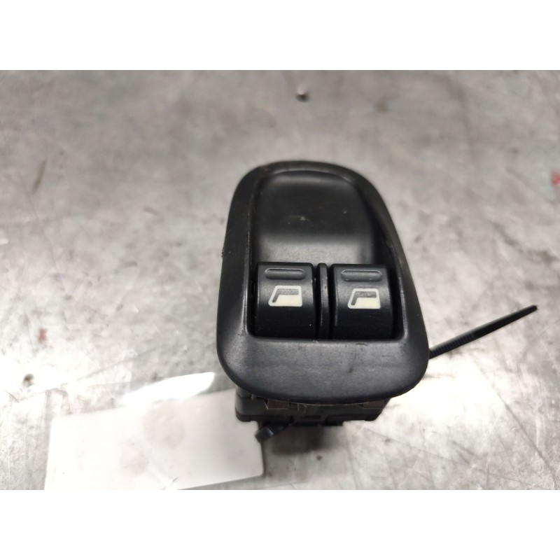 Recambio de mando elevalunas delantero izquierdo para peugeot 206 berlina xr referencia OEM IAM   