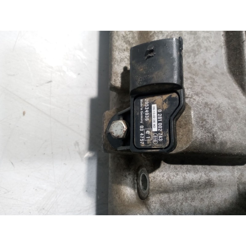 Recambio de colector admision para renault midlum referencia OEM IAM 7421146878 21146878 3