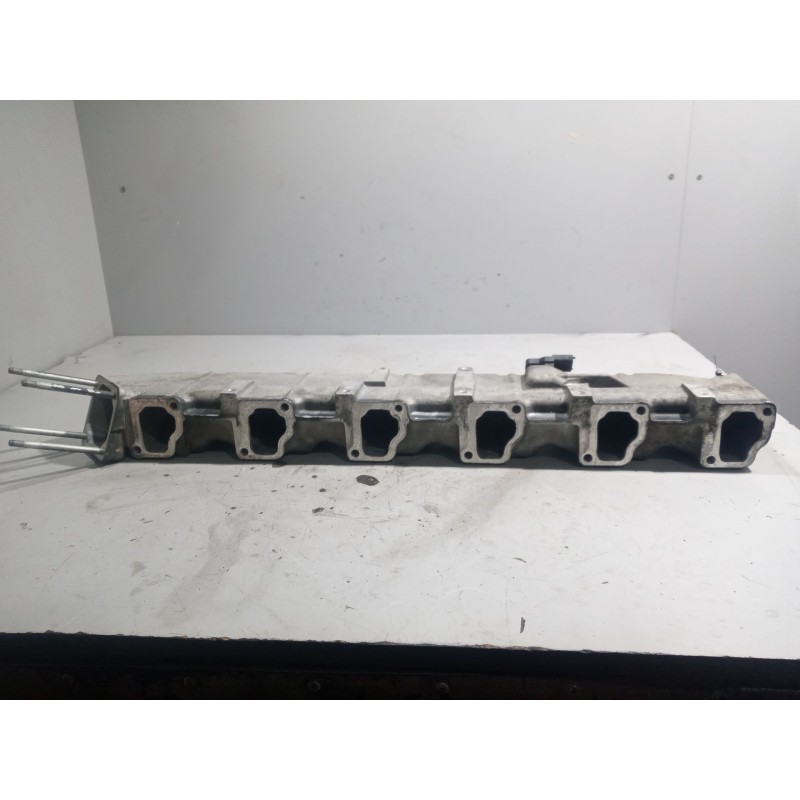 Recambio de colector admision para renault midlum referencia OEM IAM 7421146878 21146878 7