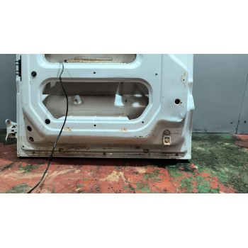 Recambio de puerta trasera derecha para iveco daily vi furgoneta 33s16, 35s16, 35c16, 40c16, 50c16 referencia OEM IAM   