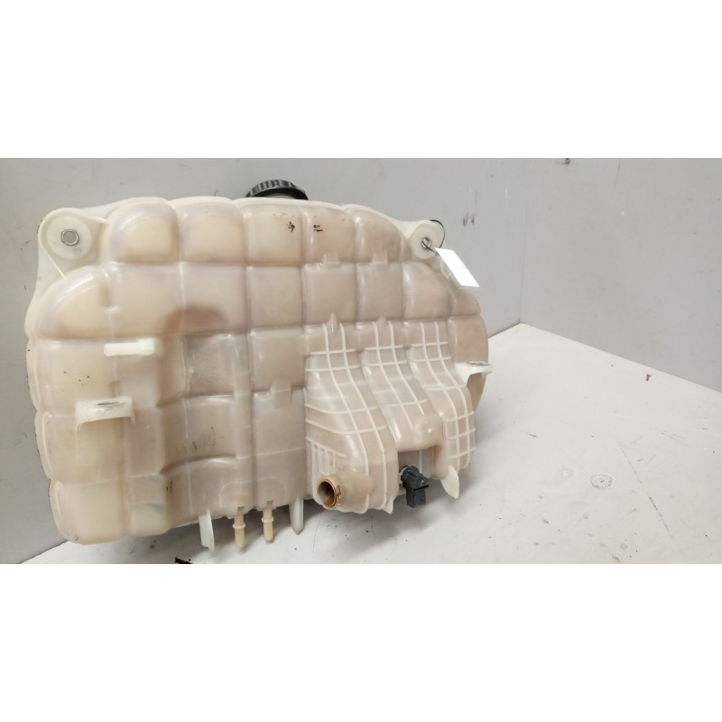 Recambio de deposito expansion para volvo fm 460 12.8 diesel referencia OEM IAM 22430366 - Blanco 2