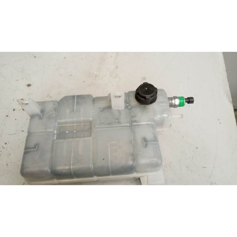 Recambio de deposito expansion para iveco sunrise referencia OEM IAM 5801255878  
