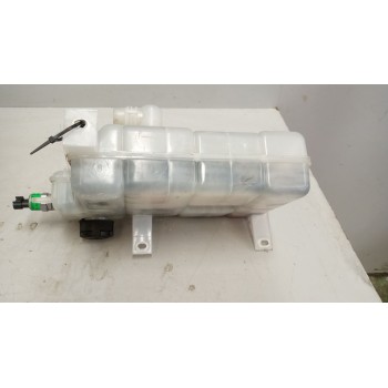 Recambio de deposito expansion para iveco sunrise referencia OEM IAM 5801255878  