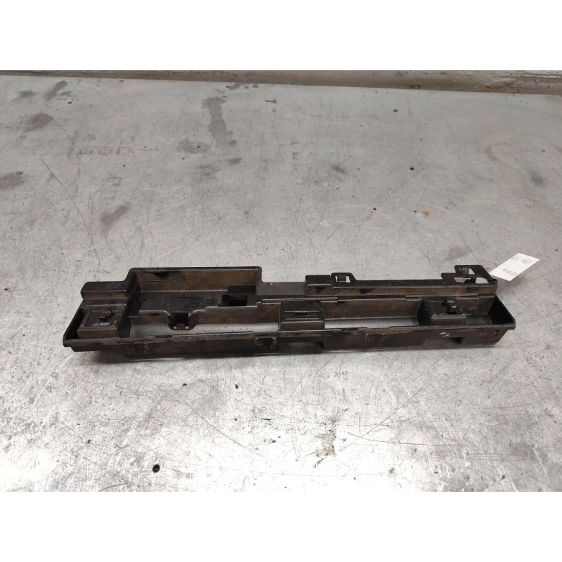 Recambio de soporte para bmw 3 (f30, f80) 320 d xdrive referencia OEM IAM 51777256918  DELANTERO CENTRAL 2