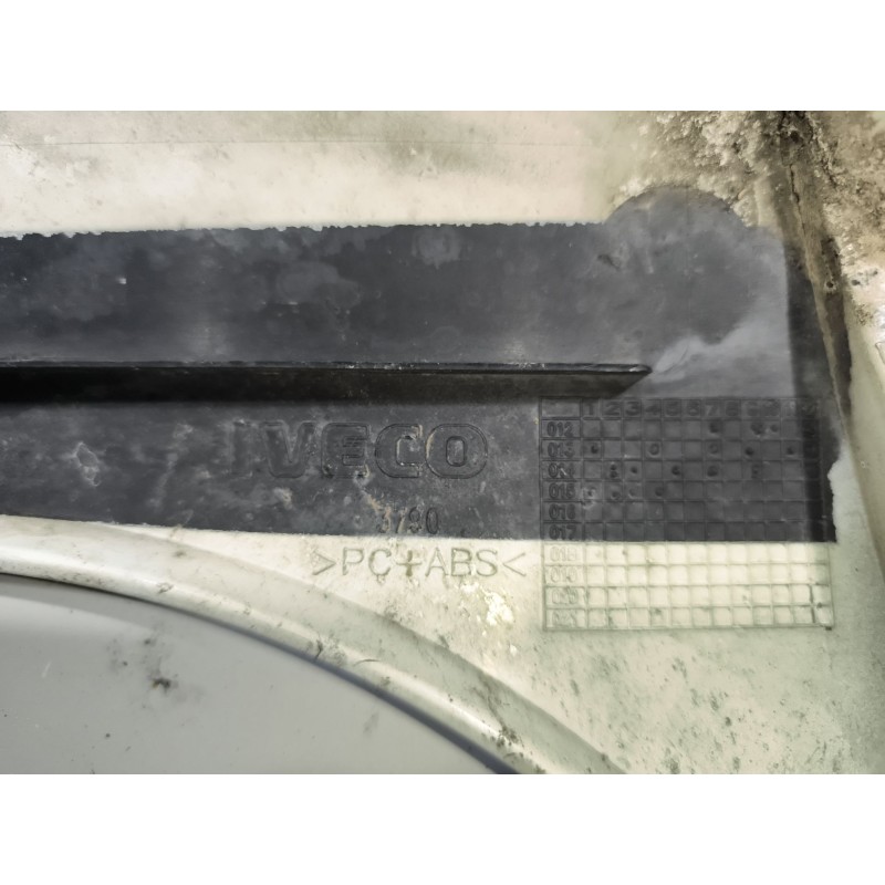 Recambio de moldura luna delantera para iveco stralis (as) 11.1 diesel referencia OEM IAM 5801563901 581563890 - Blanco 3