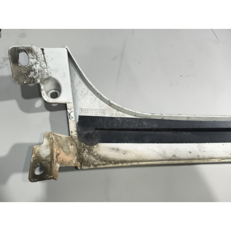 Recambio de moldura luna delantera para iveco stralis (as) 11.1 diesel referencia OEM IAM 5801563901 581563890 - Blanco 5