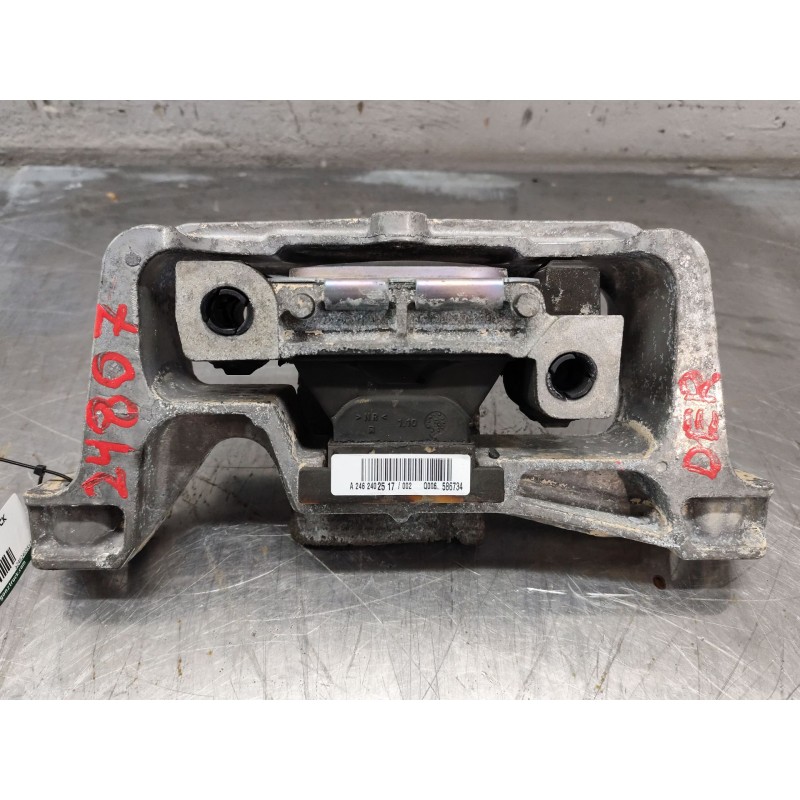 Recambio de soporte motor derecho para infiniti q30 1.5 d referencia OEM IAM a2462402517  