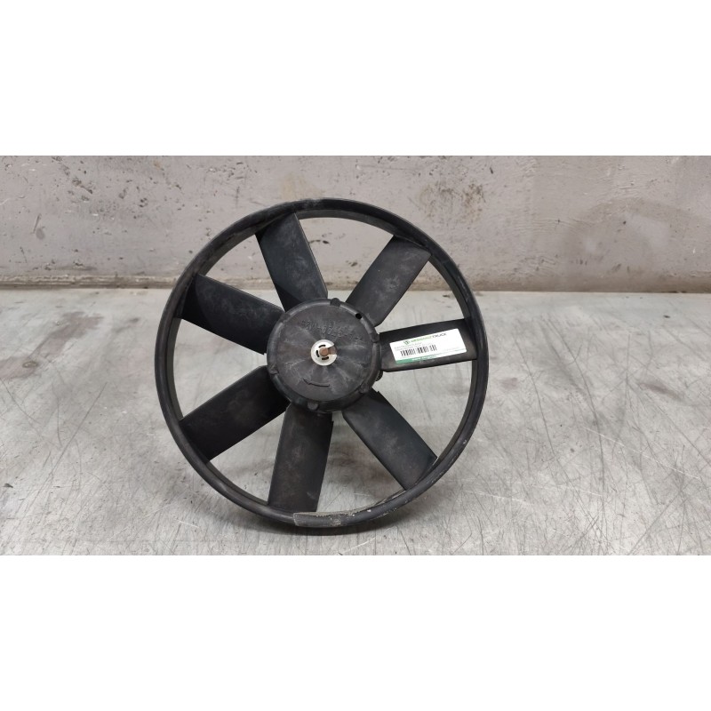 Recambio de electroventilador para volkswagen golf iii (1h1) 1.6 referencia OEM IAM 0130109239  3PINES