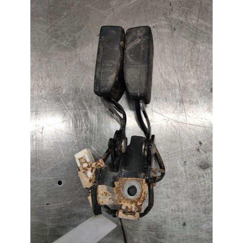 Recambio de enganche de cinturon trasero central para mazda cx-5 (kf) 2.2 d referencia OEM IAM   