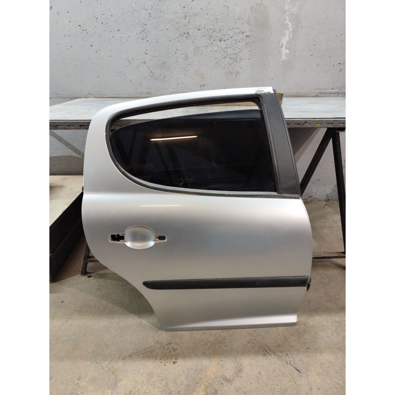 Recambio de puerta trasera derecha para peugeot 207 1.4 16v vti referencia OEM IAM   