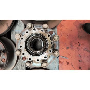 Recambio de buje trasero izquierdo para iveco eurocargo fg 120 e larga distancia referencia OEM IAM 7184073  