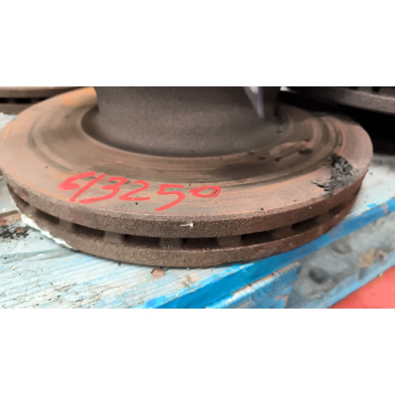 Recambio de buje trasero izquierdo para iveco eurocargo fg 120 e larga distancia referencia OEM IAM 7184073 - Blanco 2