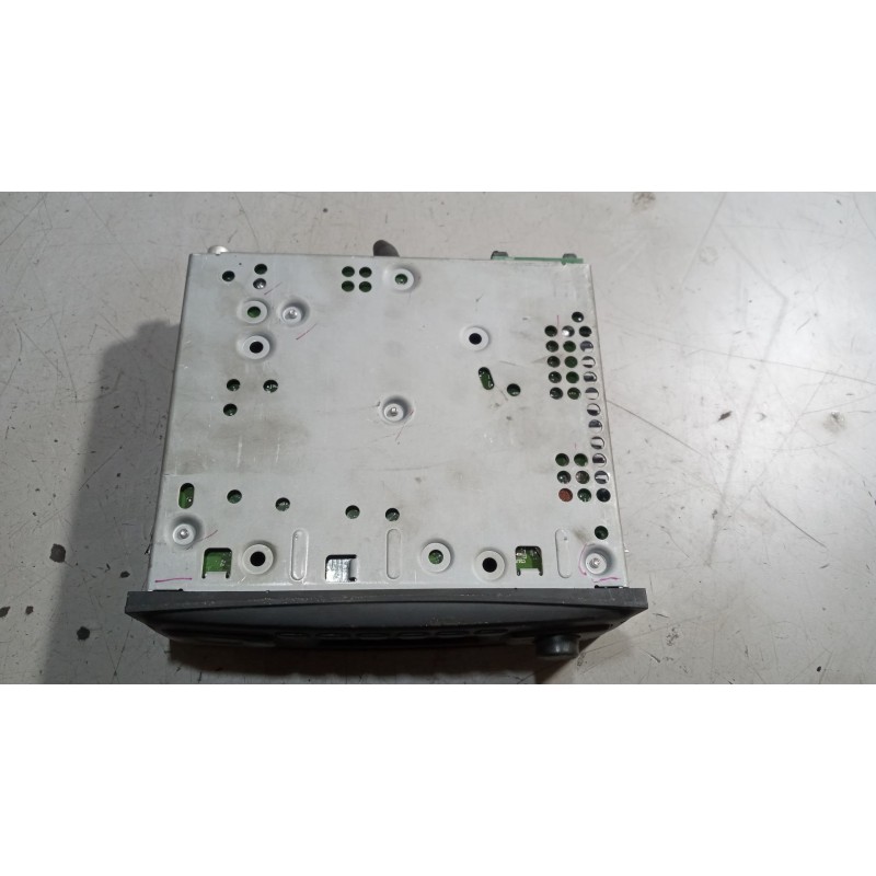 Recambio de sistema audio / radio cd para scania serie p/g/r (c-clase) 12.7 diesel referencia OEM IAM 1776820 2