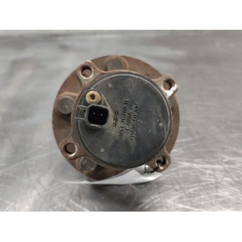Recambio de buje trasero derecho para ford focus c-max (cap) ambiente (d) referencia OEM IAM 3M512C299R  