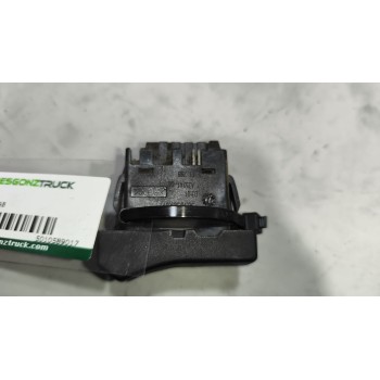Recambio de interruptor para renault magnum ab diesel referencia OEM IAM 5010589017  