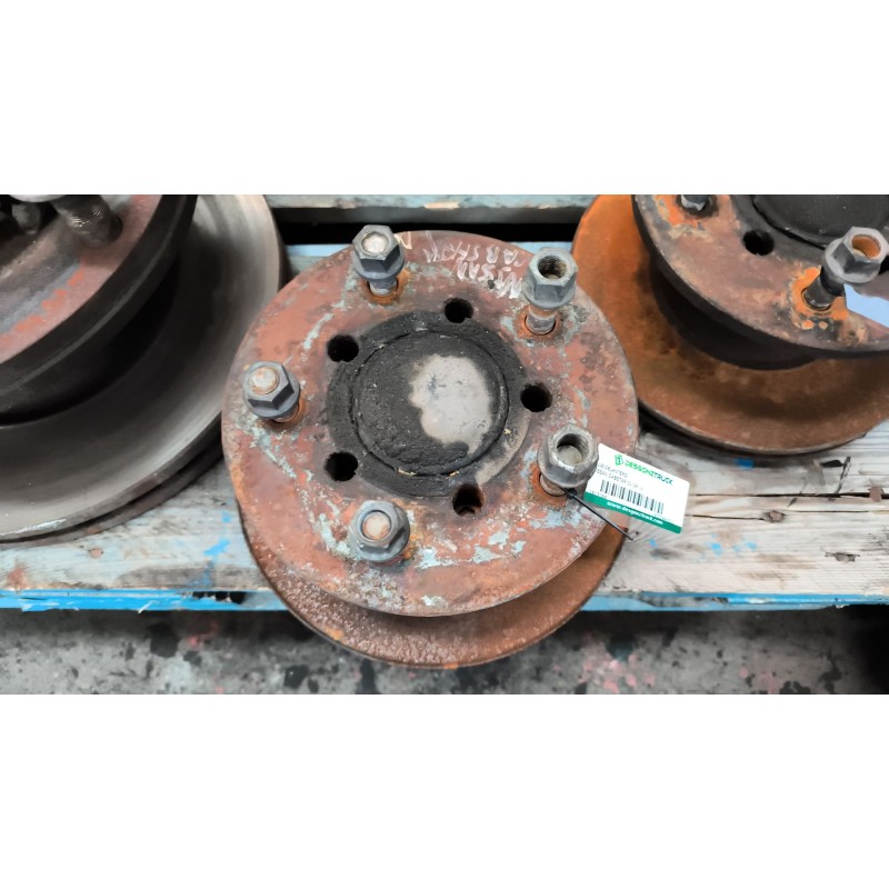 Recambio de buje delantero para nissan cabstar 01.04  cabina doble cabina doble referencia OEM IAM 402049X201  