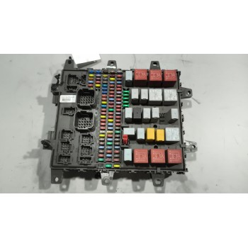 CAJA RELES / FUSIBLES 7421464562 