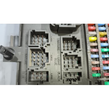 Recambio de caja reles / fusibles para renault magnum ab diesel referencia OEM IAM 7421464562  