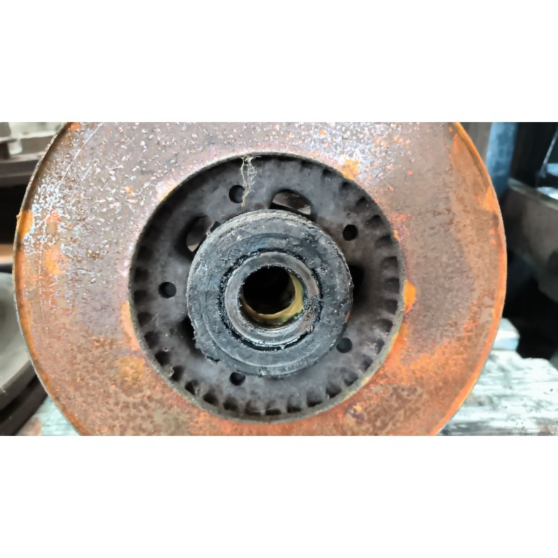 Recambio de buje delantero para nissan cabstar 01.04  cabina doble cabina doble referencia OEM IAM 402049X201 3