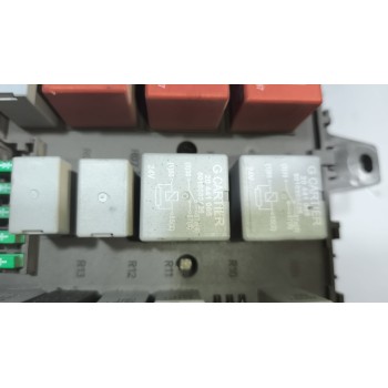 Recambio de caja reles / fusibles para renault magnum ab diesel referencia OEM IAM 7421464562  