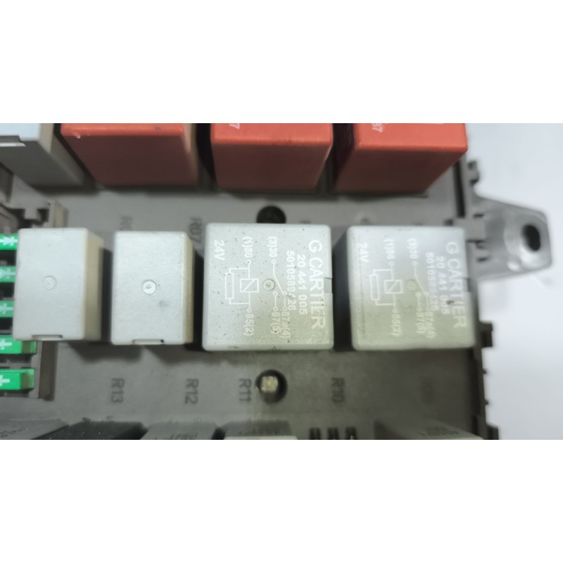 Recambio de caja reles / fusibles para renault magnum ab diesel referencia OEM IAM 7421464562 - Blanco 5