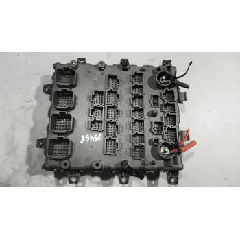 Recambio de caja reles / fusibles para renault magnum ab diesel referencia OEM IAM 7421464562  