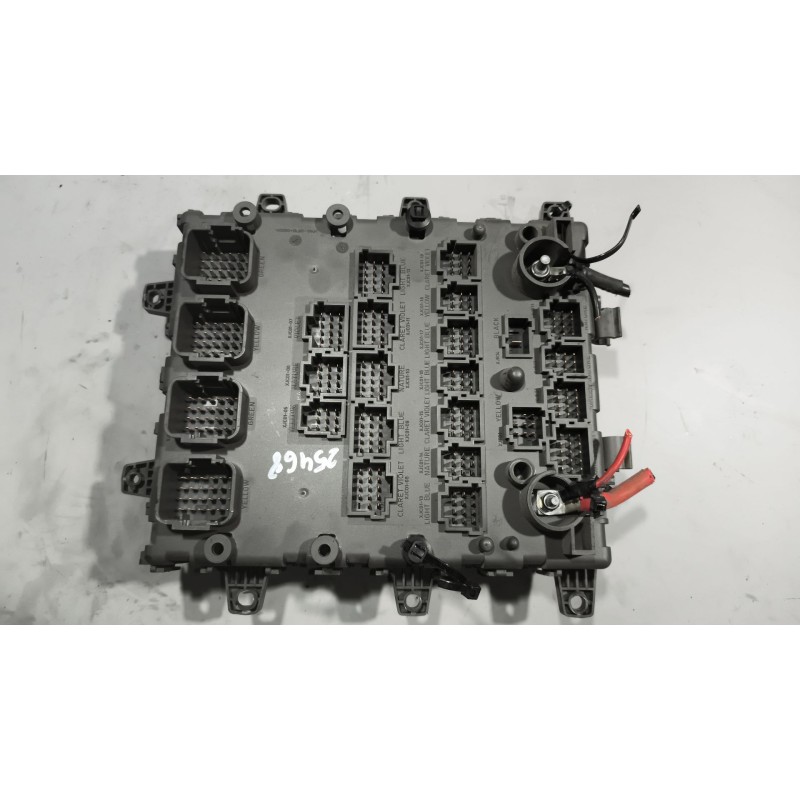Recambio de caja reles / fusibles para renault magnum ab diesel referencia OEM IAM 7421464562 - Blanco 6