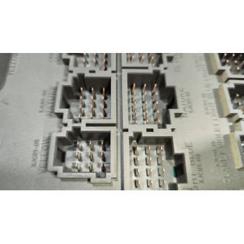 Recambio de caja reles / fusibles para renault magnum ab diesel referencia OEM IAM 7421464562  