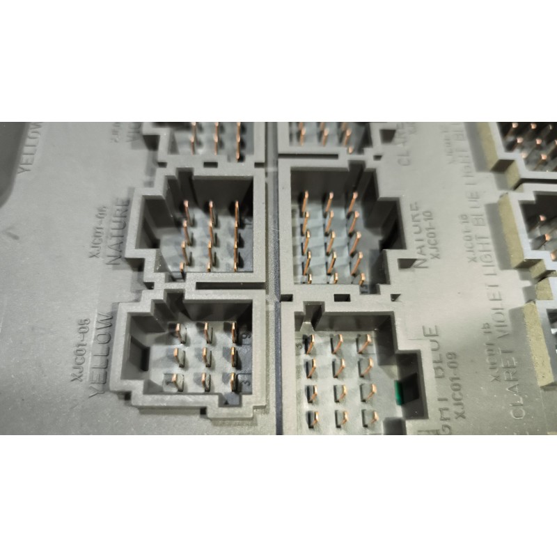 Recambio de caja reles / fusibles para renault magnum ab diesel referencia OEM IAM 7421464562 - Blanco 10