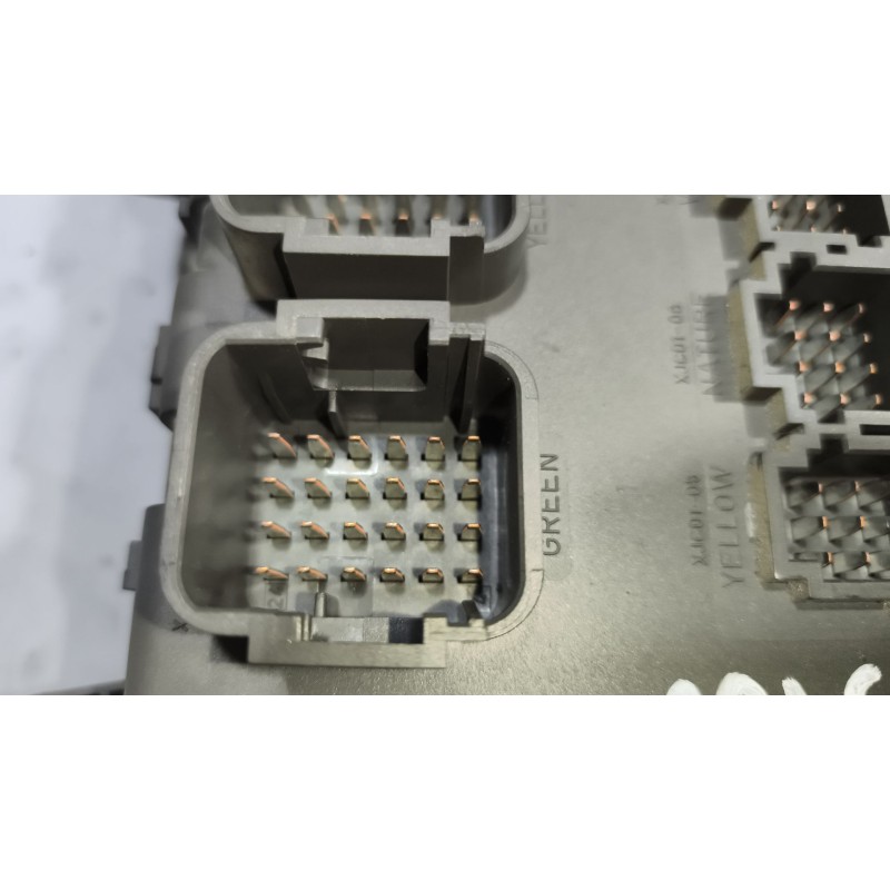 Recambio de caja reles / fusibles para renault magnum ab diesel referencia OEM IAM 7421464562 - Blanco 11