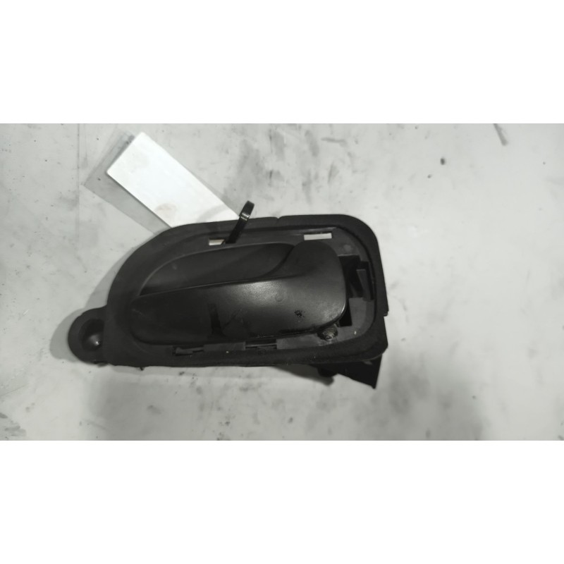 Recambio de maneta interior delantera derecha para renault magnum ab diesel referencia OEM IAM   