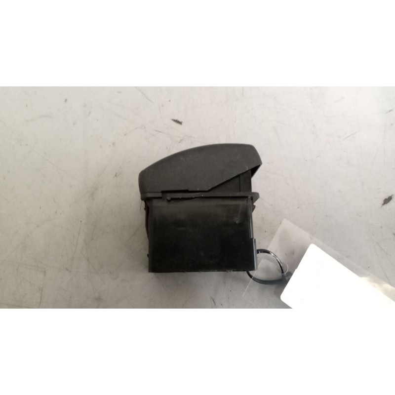 Recambio de interruptor para daf serie xf105.460 12.9 diesel referencia OEM IAM 1735028 - Blanco 2