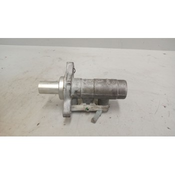 Recambio de bomba freno para renault maxity referencia OEM IAM 0204y24268  